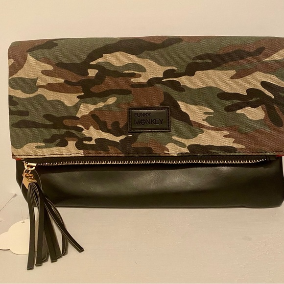 NWT Funky Monkey Camouflage Fold-Over Zippered Clutch - Picture 10 of 16